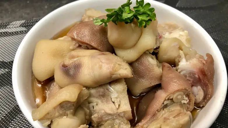 12. Braised Trotter with Rice Wine Sauce 糟豬手